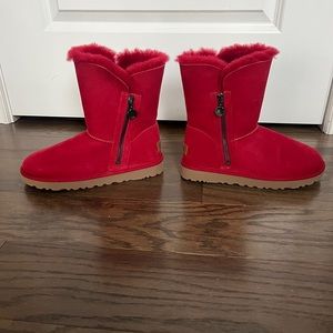 COPY - UGG BAILEY ZIP SHORT KISS RED BOOTS - WOMEN'S
